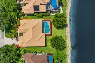 934 Tropical Bay Ct, Naples, FL 34120 - Photo 32