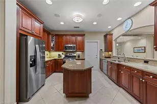 2809 Tiburon Blvd E, Naples, FL 34109 - Photo 10