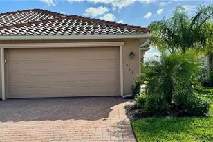 2066 Tamarron Ln, Naples, FL 34120 - Photo 2
