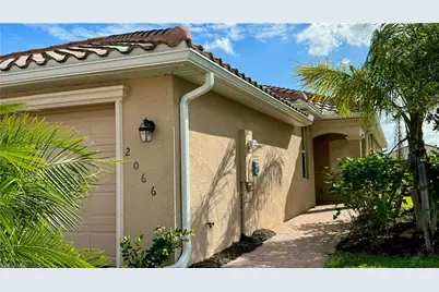 2066 Tamarron Ln, Naples, FL 34120 - Photo 4