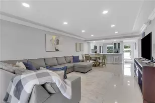 9580 Victoria Ln, Naples, FL 34109 - Photo 10