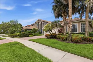 2009 Isla De Palma Cir, Naples, FL 34119 - Photo 4