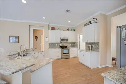 11086 Lakeland Cir, Fort Myers, FL 33913 - Photo 4