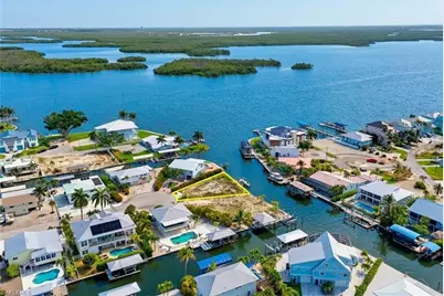 20 Avenida Carita, Fort Myers Beach, FL 33931 - Photo 2
