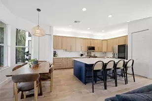 2292 Guadelupe Dr, Naples, FL 34119 - Photo 10