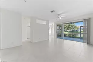 800 Carrick Bend Cir, Naples, FL 34110 - Photo 4