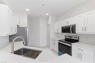 800 Carrick Bend Cir, Naples, FL 34110 - Photo 8