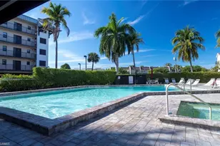 803 River Point Dr, Naples, FL 34102 - Photo 16