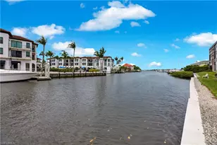 803 River Point Dr, Naples, FL 34102 - Photo 10