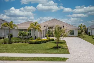 17331 Blue Sapphir Dr, Fort Myers, FL 33913 - Photo 2