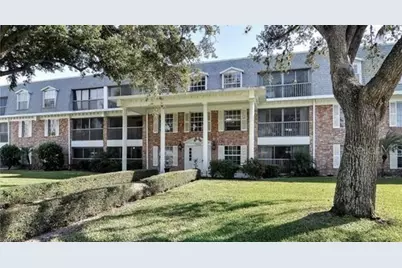 1900 Alamanda Dr #202, Naples, FL 34102 - Photo 2