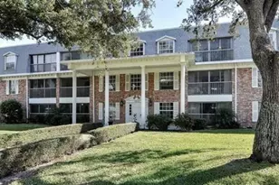 1900 Alamanda Dr, Naples, FL 34102 - Photo 2