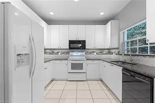 3258 Tamara Dr, Naples, FL 34109 - Photo 8