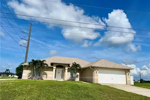 2720 NE 1st Pl, Cape Coral, FL 33909 - Photo 4