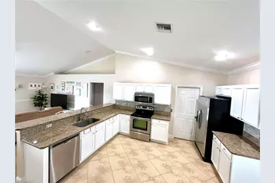 2720 NE 1st Pl, Cape Coral, FL 33909 - Photo 10