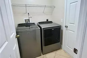 2720 NE 1st Pl, Cape Coral, FL 33909 - Photo 20