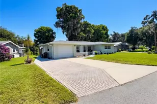 1745 S Paradise Point, Inverness, FL 34450 - Photo 2