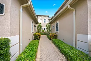 729 Regency Reserve Cir, Naples, FL 34119 - Photo 2