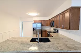 815 Victoria Dr, Cape Coral, FL 33904 - Photo 4