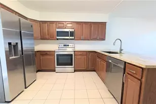 815 Victoria Dr, Cape Coral, FL 33904 - Photo 6