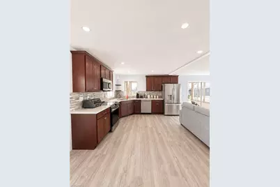 5510 Sir Walter Way, North Fort Myers, FL 33917 - Photo 8