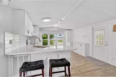 221 Grassy Key Ln, Naples, FL 34114 - Photo 4