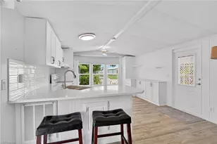 221 Grassy Key Ln, Naples, FL 34114 - Photo 4