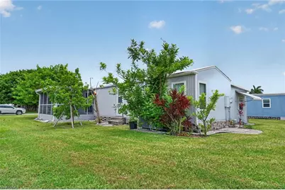 221 Grassy Key Ln, Naples, FL 34114 - Photo 32