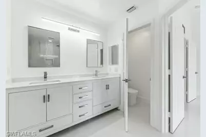 827 Hampton Cir #146, Naples, FL 34105 - Photo 16
