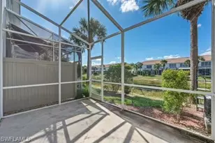 827 Hampton Cir, Naples, FL 34105 - Photo 10