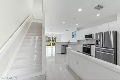 827 Hampton Cir #146, Naples, FL 34105 - Photo 2
