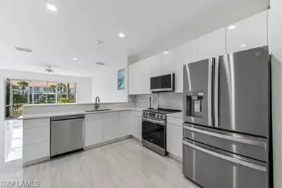 827 Hampton Cir #146, Naples, FL 34105 - Photo 4