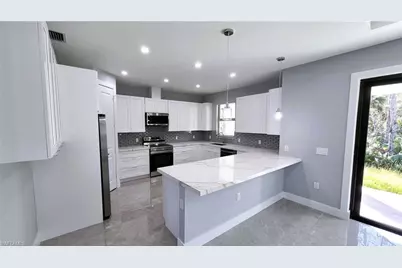 532 41st Ave NE, Naples, FL 34120 - Photo 4