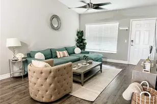 4985 Sandra Bay Dr, Naples, FL 34109 - Photo 2