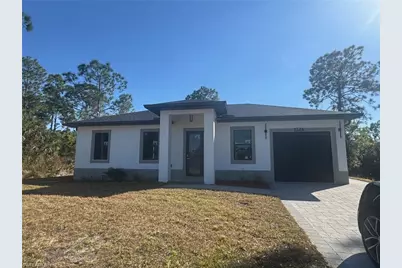 748 Chattman St E, Lehigh Acres, FL 33974 - Photo 2