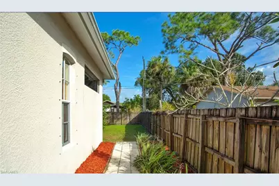 3555 Poinsettia Ave, Naples, FL 34104 - Photo 34