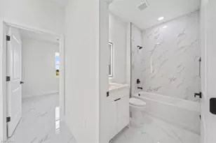 29 Diplomat Pkwy E, Cape Coral, FL 33909 - Photo 16