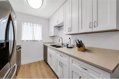 1100 Gulf Shore Blvd N #312, Naples, FL 34102 - Photo 8