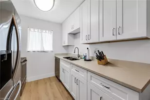 1100 Gulf Shore Blvd N, Naples, FL 34102 - Photo 8