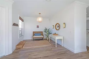 1262 Barrigona Ct, Naples, FL 34119 - Photo 16