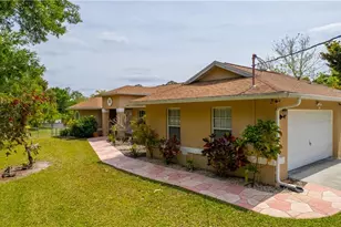 3226 52nd Ave NE, Naples, FL 34120 - Photo 2