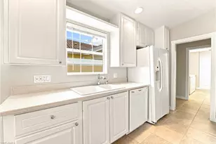 8141 Xenia Ln, Naples, FL 34114 - Photo 6