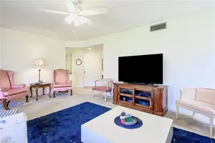 565 Beachwalk Cir, Naples, FL 34108 - Photo 8