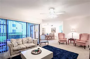 565 Beachwalk Cir, Naples, FL 34108 - Photo 4