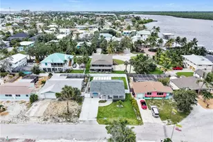 195 Hibiscus Dr, Fort Myers Beach, FL 33931 - Photo 34