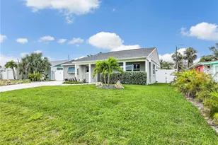 195 Hibiscus Dr, Fort Myers Beach, FL 33931 - Photo 2