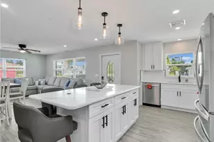 195 Hibiscus Dr, Fort Myers Beach, FL 33931 - Photo 6
