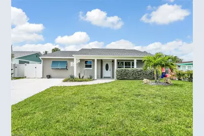195 Hibiscus Dr, Fort Myers Beach, FL 33931 - Photo 1