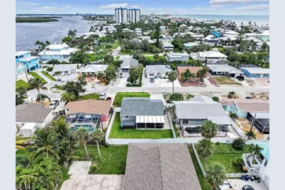 195 Hibiscus Dr, Fort Myers Beach, FL 33931 - Photo 36