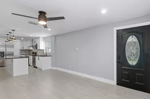 3577 Hibiscus Ave, Naples, FL 34104 - Photo 2